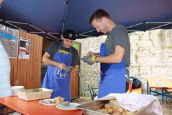 20260726 - Der Sonntag im Zeichen von Austern und Champagner